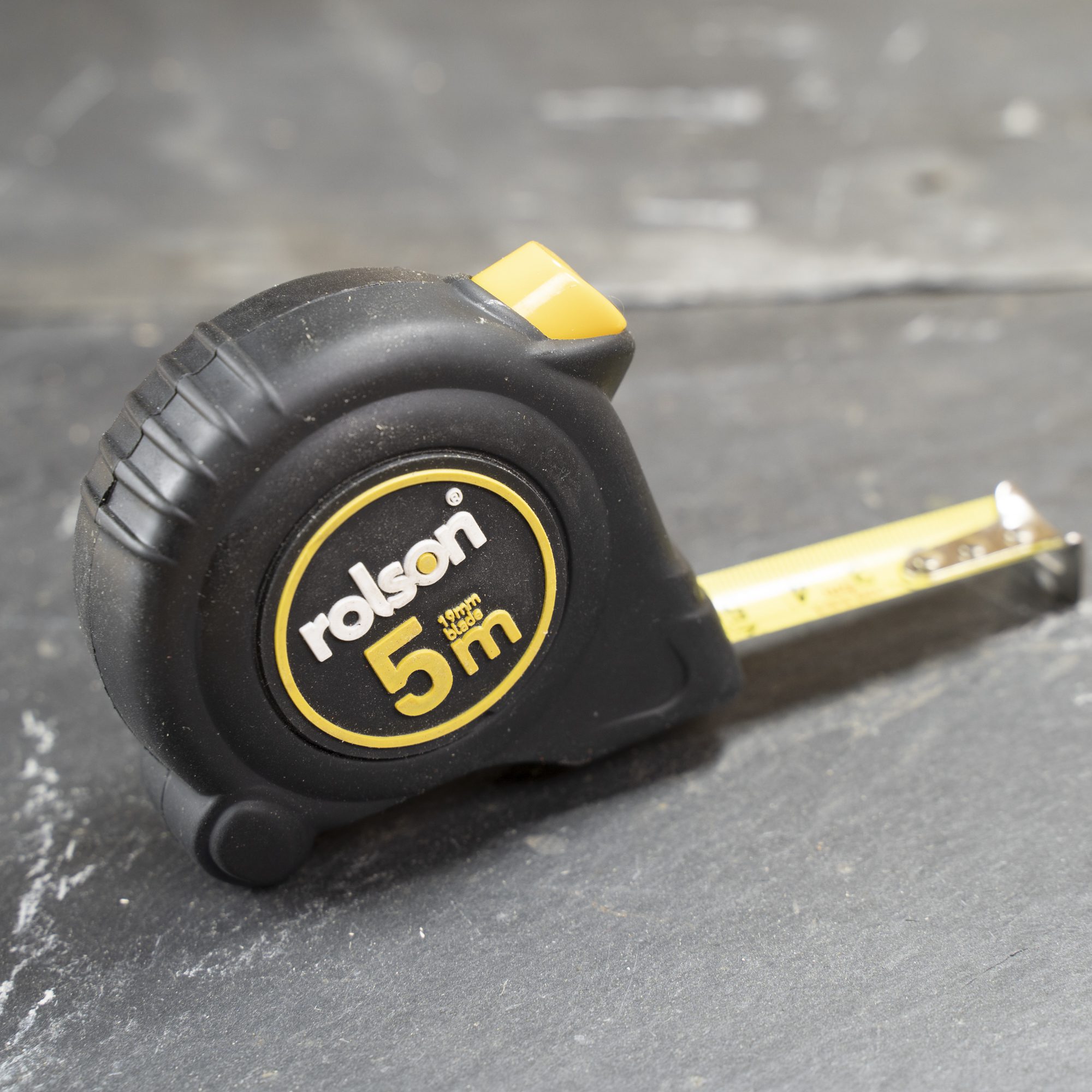 5m Tape Measure ( 50565 ) with friction lock function metric&imperial  markings - Rolson Tools